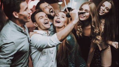 5 Zodiacs Who Love Being The Center Of Attention At Parties